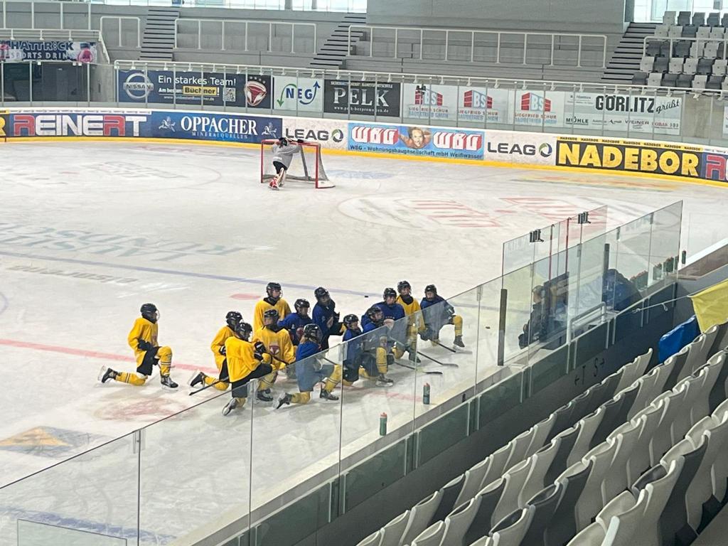 Auch die U15 startet Eistraining