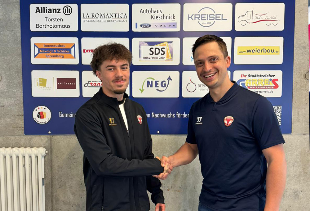 JUNGF&Uuml;CHSE MIT NEUEM TRAINER AUS DEN EIGENEN REIHEN