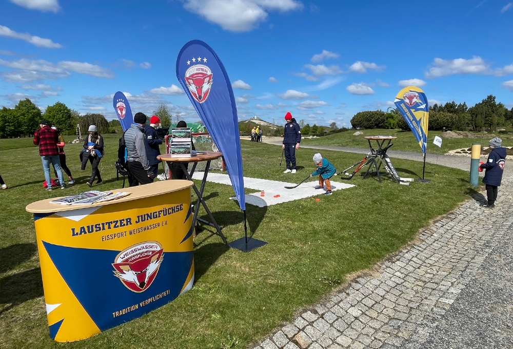 Eissport Weißwasser zu Gast beim Frühlingsfest im Findlingspark