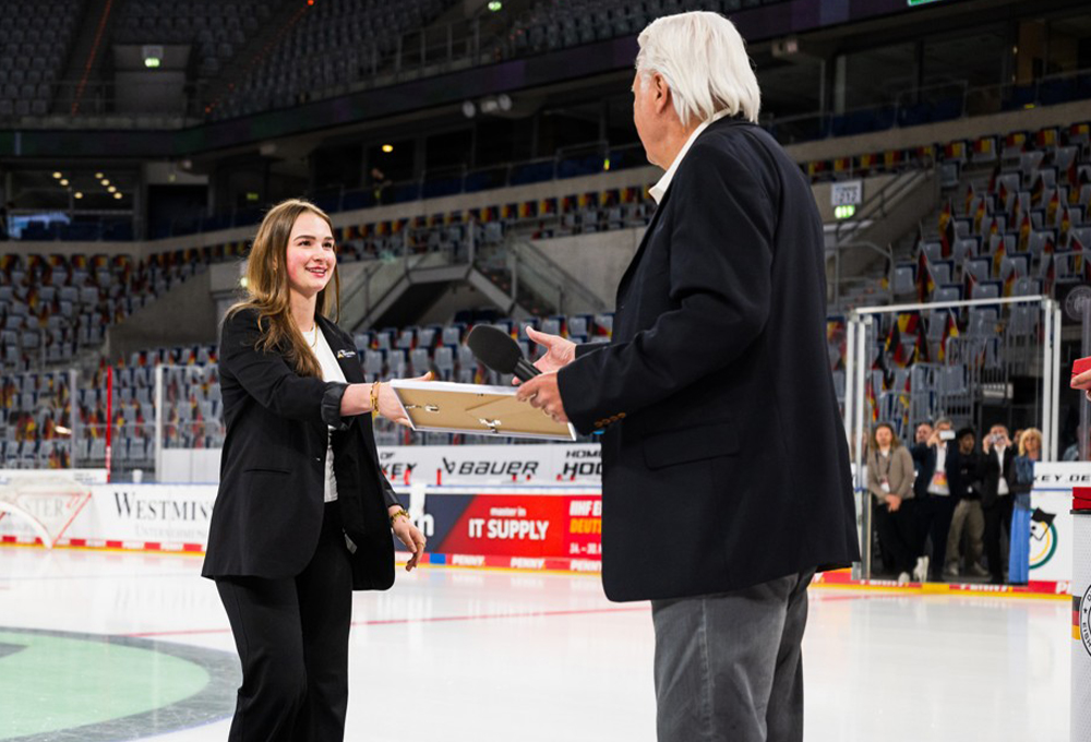 Goldener Puck f&uuml;r Isabell Manns